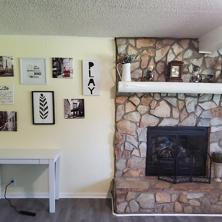 Private Single Level Standalone House Large Lot - 3 Bedrooms Charlotte Bagian luar foto