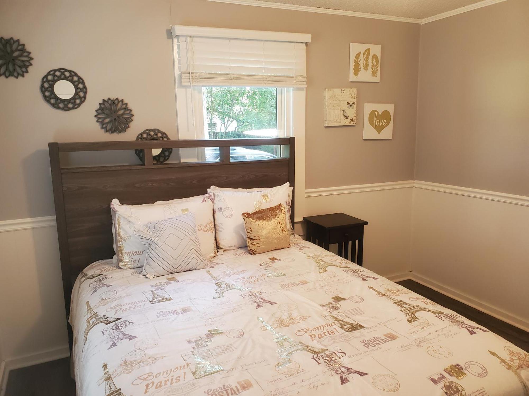Private Single Level Standalone House Large Lot - 3 Bedrooms Charlotte Bagian luar foto